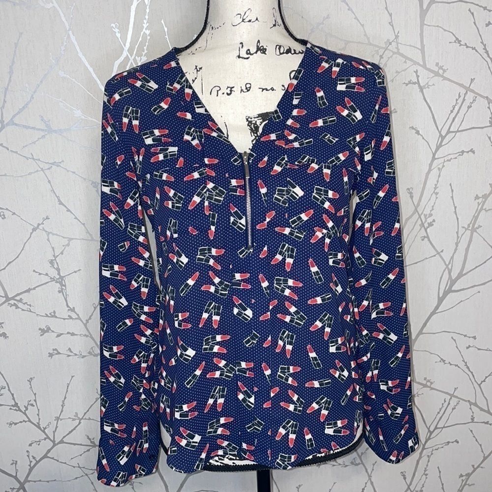 ‎Express Navy Lipstick Design Zip Up Blouse…